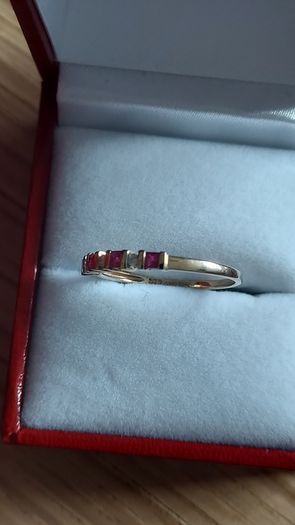 9 carat gold Ruby eternity ring with 7 stones Diamond