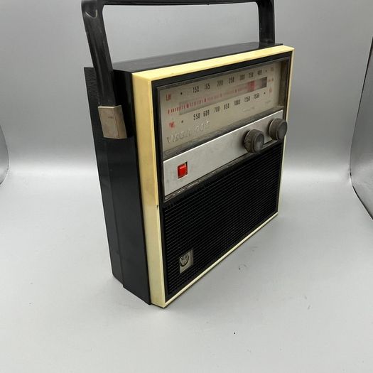 VEGA-402 B Vintage 1972 Soviet Russian Radio USSR - With Case - Untested - Prop