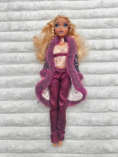 Mattel Barbie My Scene Goes Hollywood Doll Used Please see photos
