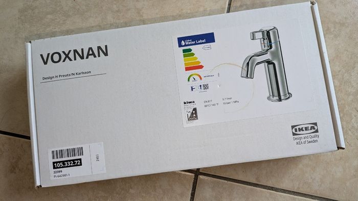 Wash-basin mixer tap