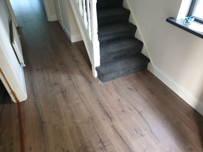 Laminate floor flooring  service