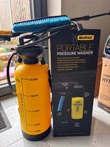 Portable pressure washer
