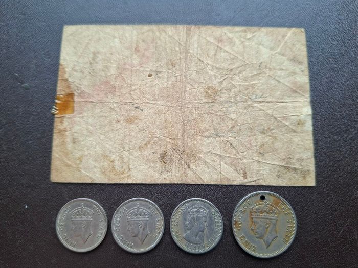 A Lot of one note and 4 coins from Malaya (1941-1956)