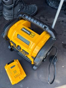 Dewalt site radio