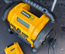 Dewalt site radio