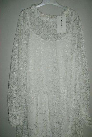 White  tunic/dress.