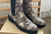boot Bnwt snakeskin effect ankle boots size 39 bellucci brand rubber soled