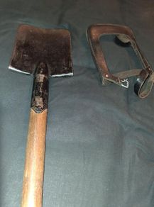 East German E-Tool (Leather Carrier Included)