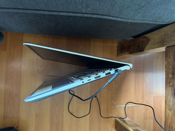 ASUs i7 8gen laptop