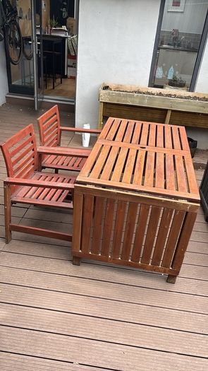 Free outdoor table and chairs from IKEA