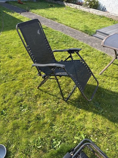 table and chairs