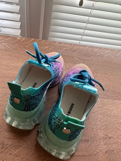 Steve Madden  runners