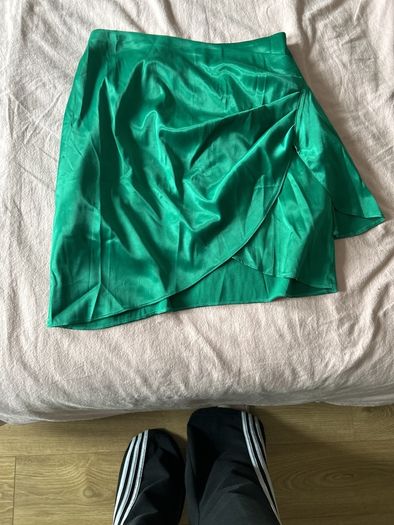 womens satin skirt green beautiful size 10