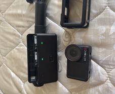 DJI Osmo Action 5 Pro + Battery + Selfie Stick - Excellent