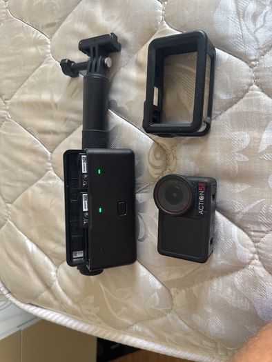 DJI Osmo Action 5 Pro + Battery + Selfie Stick - Excellent