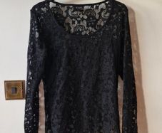 Black lace top (Size L/XL)