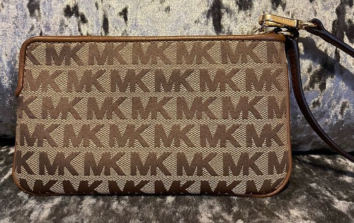 Michael Kors Wristlet