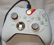 Xbox Wireless Controller Starfield Limited Edition with the box
