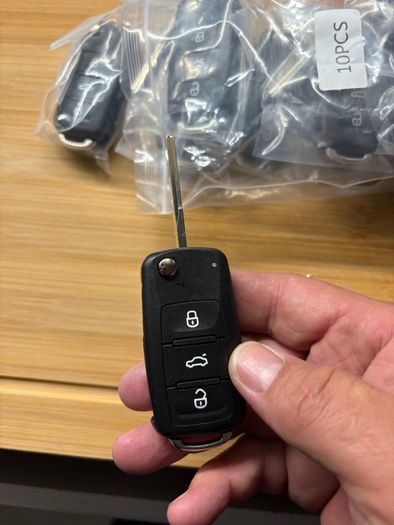 Shell For VW Car Key with blade for Beetle/Caddy/Eos/Golf/Jetta/Polo/Scirocco/Tiguan/Touran/UP Blank Car Keys Remote Flip 3 Buttons
