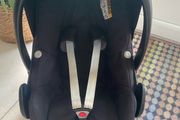 Maxi Cosi Pebble Car seat with adapters for buggy