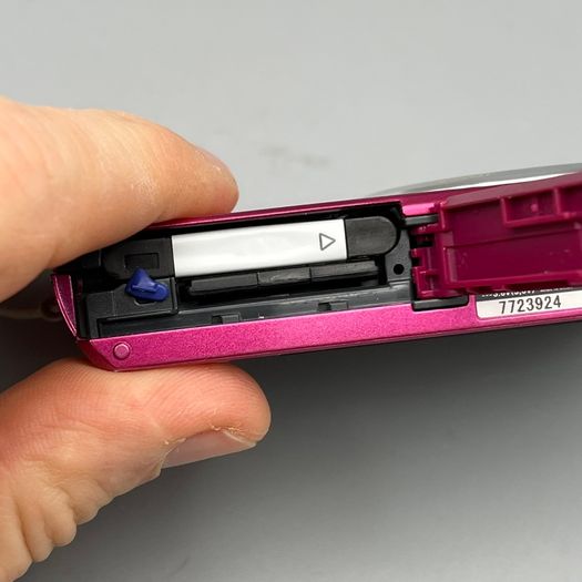 Sony Cyber-shot DSC-W530 14.1MP Digital Camera Pink