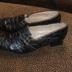 grey croc brand new shoes size 6