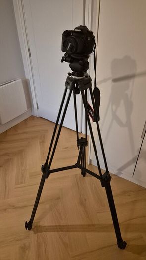 Heavy Duty Camera Tripod - Up to 1.8m - Perfect Condition