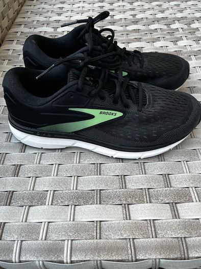 Brooks ladies Dyad trainers