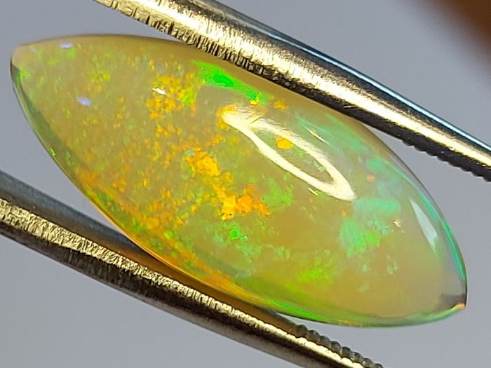 Ethiopian opal 4.19 ct pinfire pattern