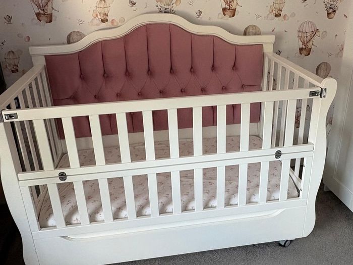 Luxury baby cot
