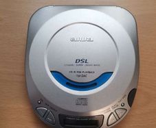 AIWA XP-V312 Portable CD Player
