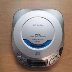 AIWA XP-V312 Portable CD Player