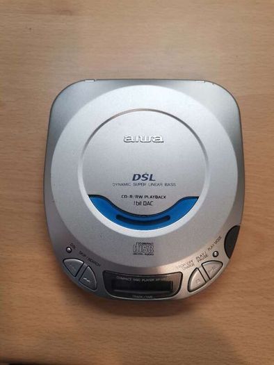 AIWA XP-V312 Portable CD Player