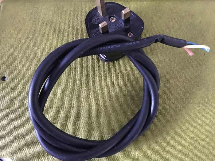 electric cable with plug
