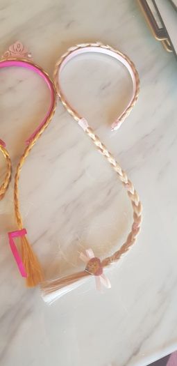 3 Princess Hairbands & 1 frozen Handbag.