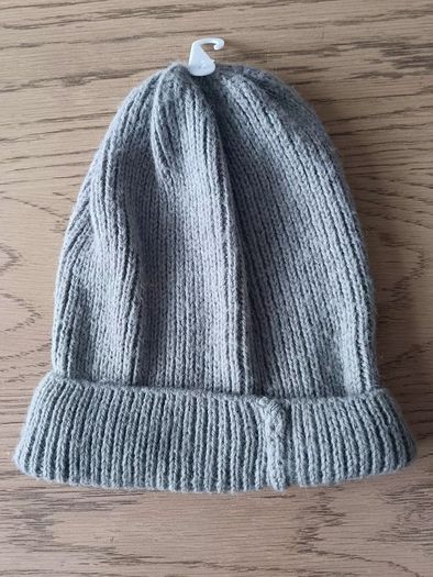 Light gray ribbed knit beanie