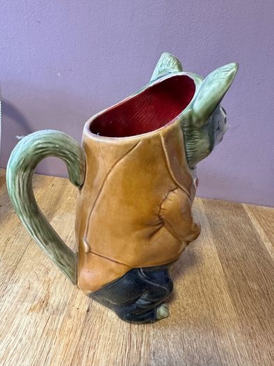 Cat standing up right jug