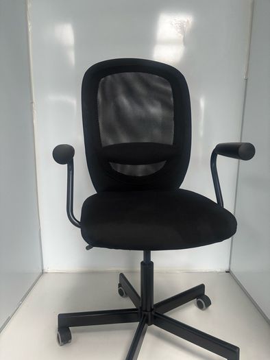 Black office chair