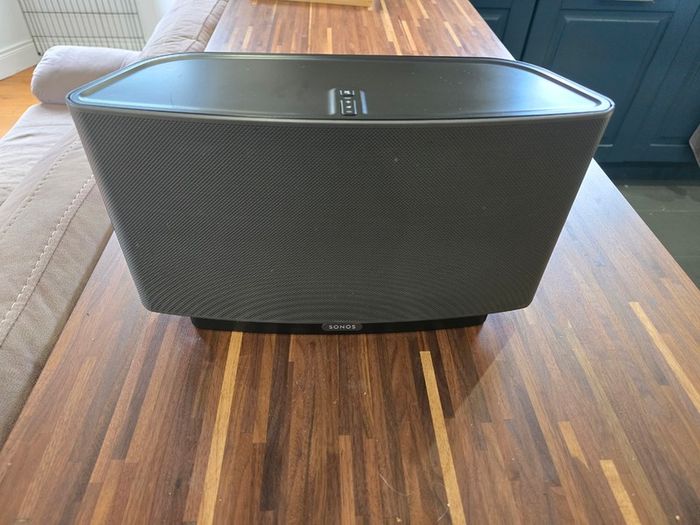 Sonos Speakers  2  Play 1 and 2  Play 5