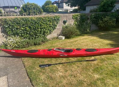 Sea Kayak - Valley Etain, paddle and wall rack