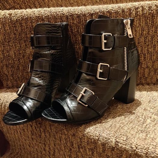 Black ankle sandals , size 40