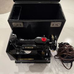 Singer Sewing 1954 model 222K
