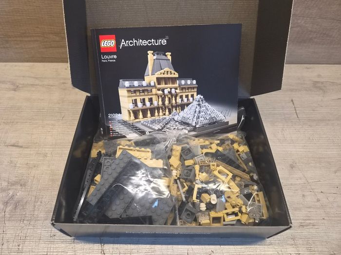 lego 21024 Louvre Architecture