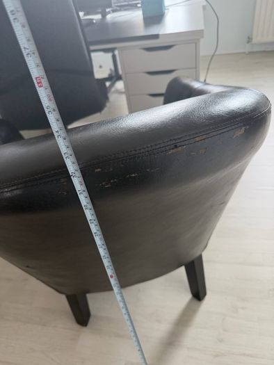 2 leather arm chairs