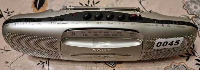 Cassette-Radio-Recorder Sony CFS-E2, Working perfect.