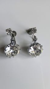 Vintage screw back earrings