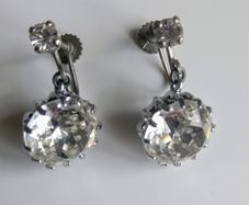 Vintage silver tone rhinestone screw back earrings