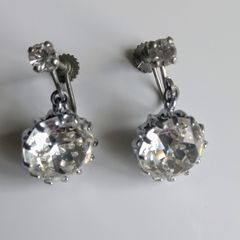 Vintage screw back earrings