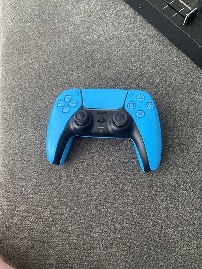 PS5 825 GB +brand new controller
