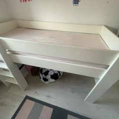 Mid Sleeper